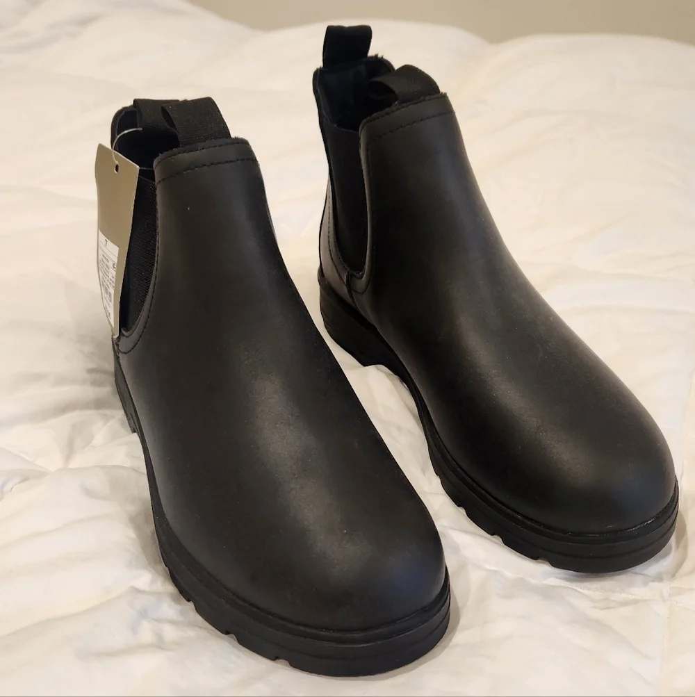 Men's Huxley Chelsea Boots from Target's Goodfellow & Co brand. Size 7